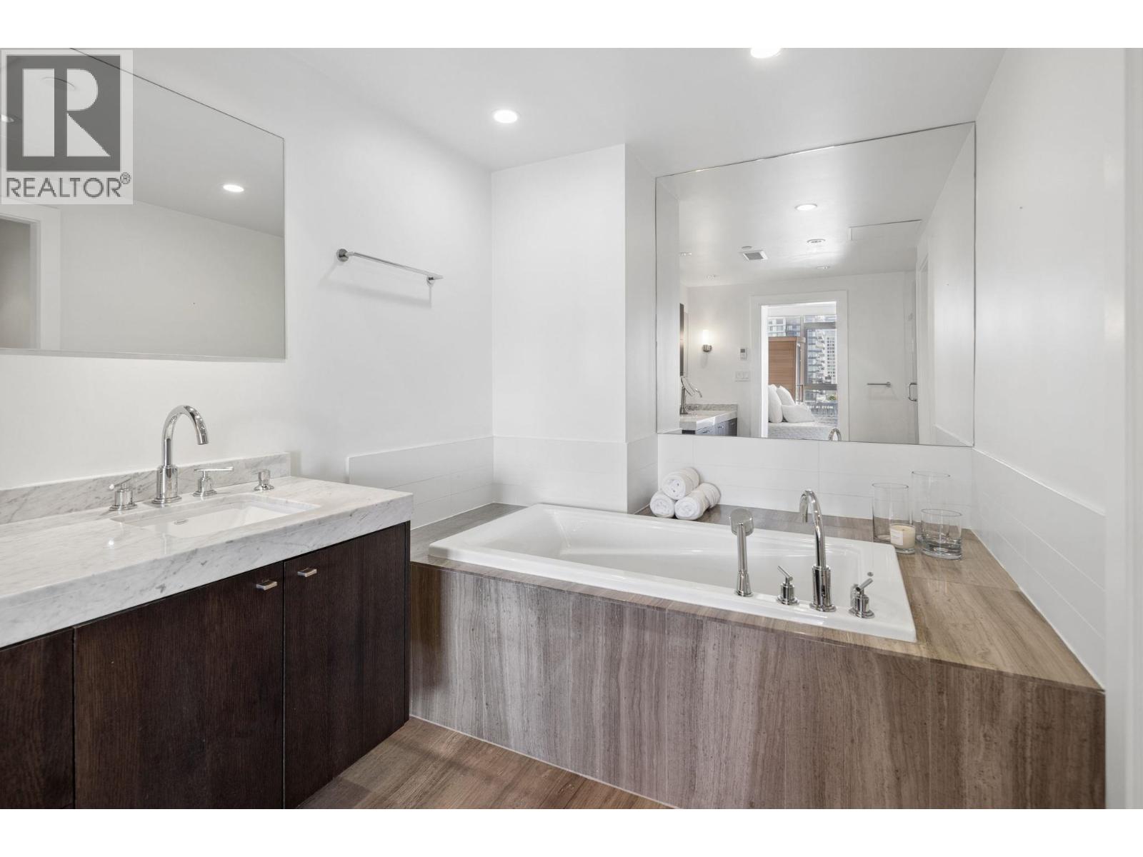 3 Bed, 3 Bath House for Sale in Vancouver – 1701 1372 SEYMOUR STREET, Vancouver – MLS# R3149684 - Image 44