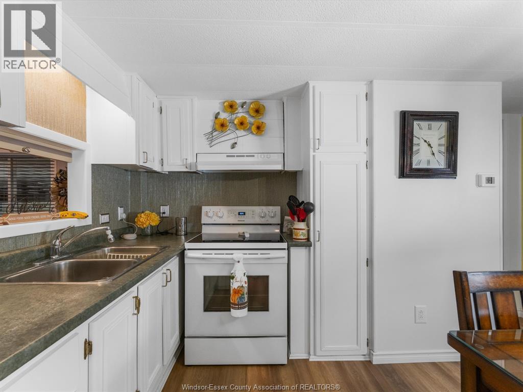 338 DREW DRIVE - 17