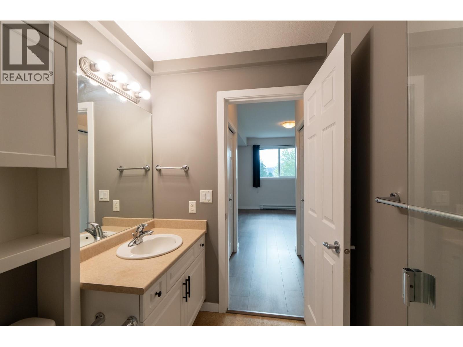 #408 778 Rutland Road - 35