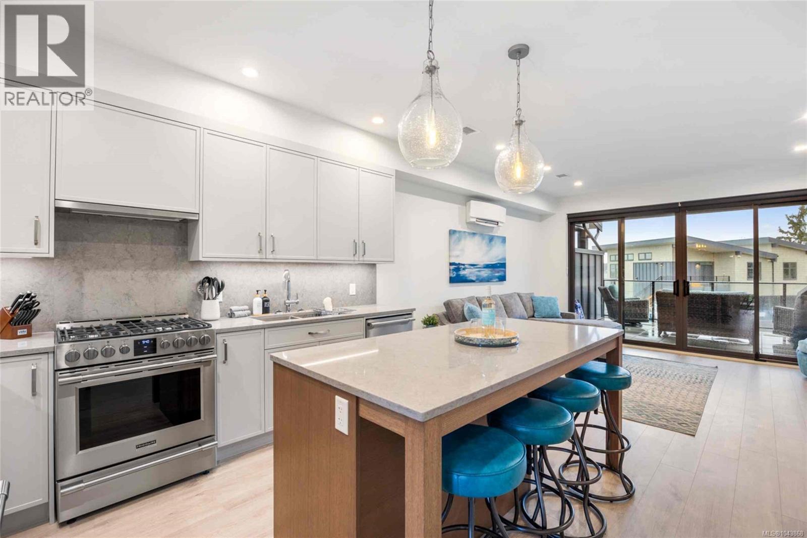 #10 9022 CLARKSON Ave - 11