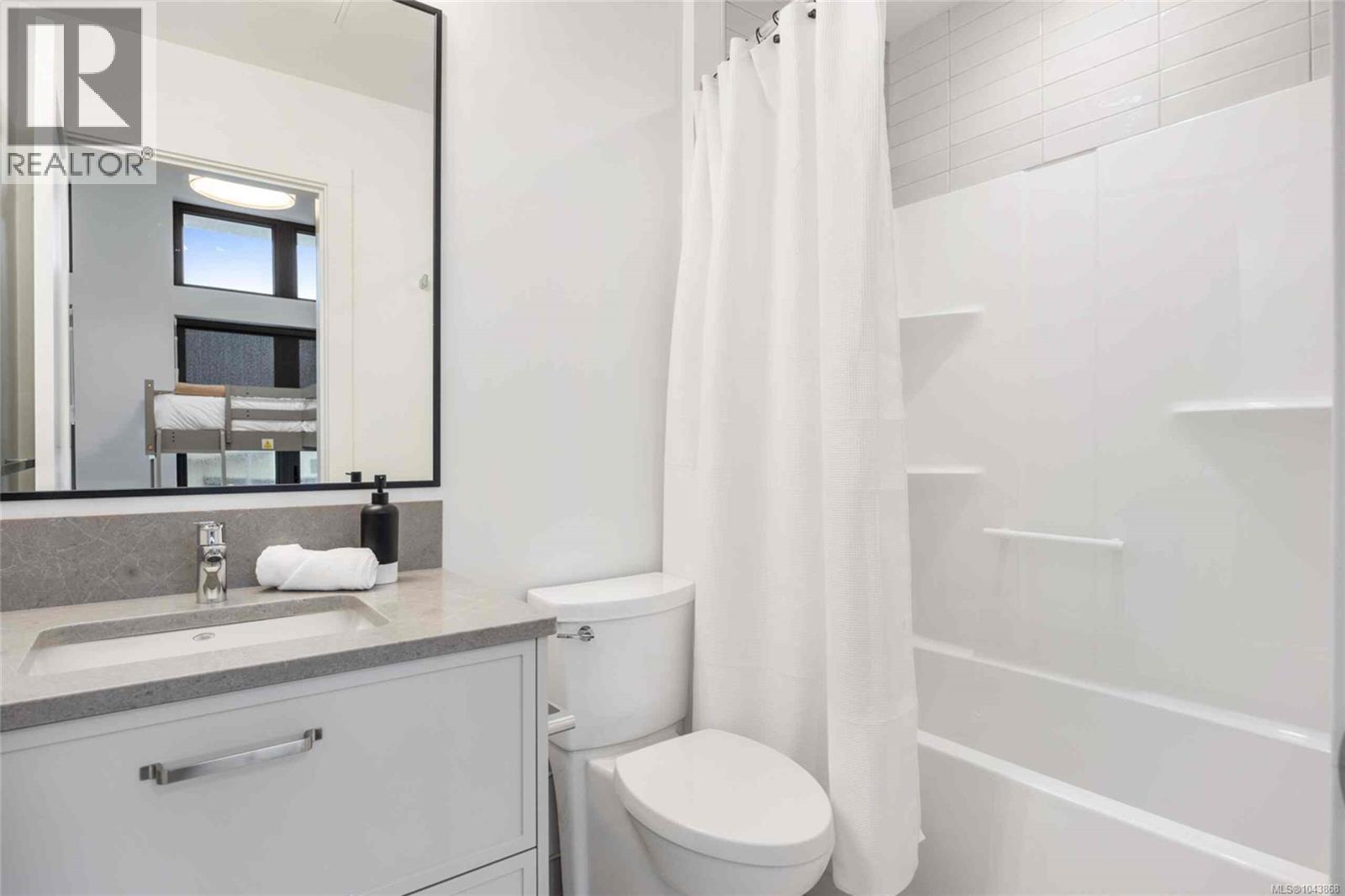 #10 9022 CLARKSON Ave - 18