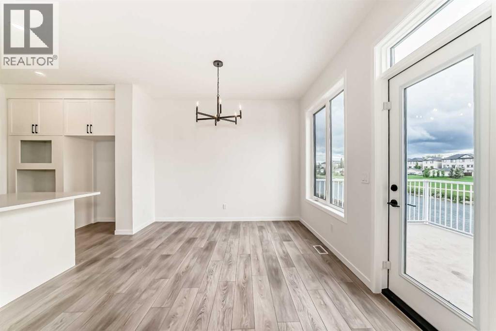 310 Montrose Crescent SE - 16