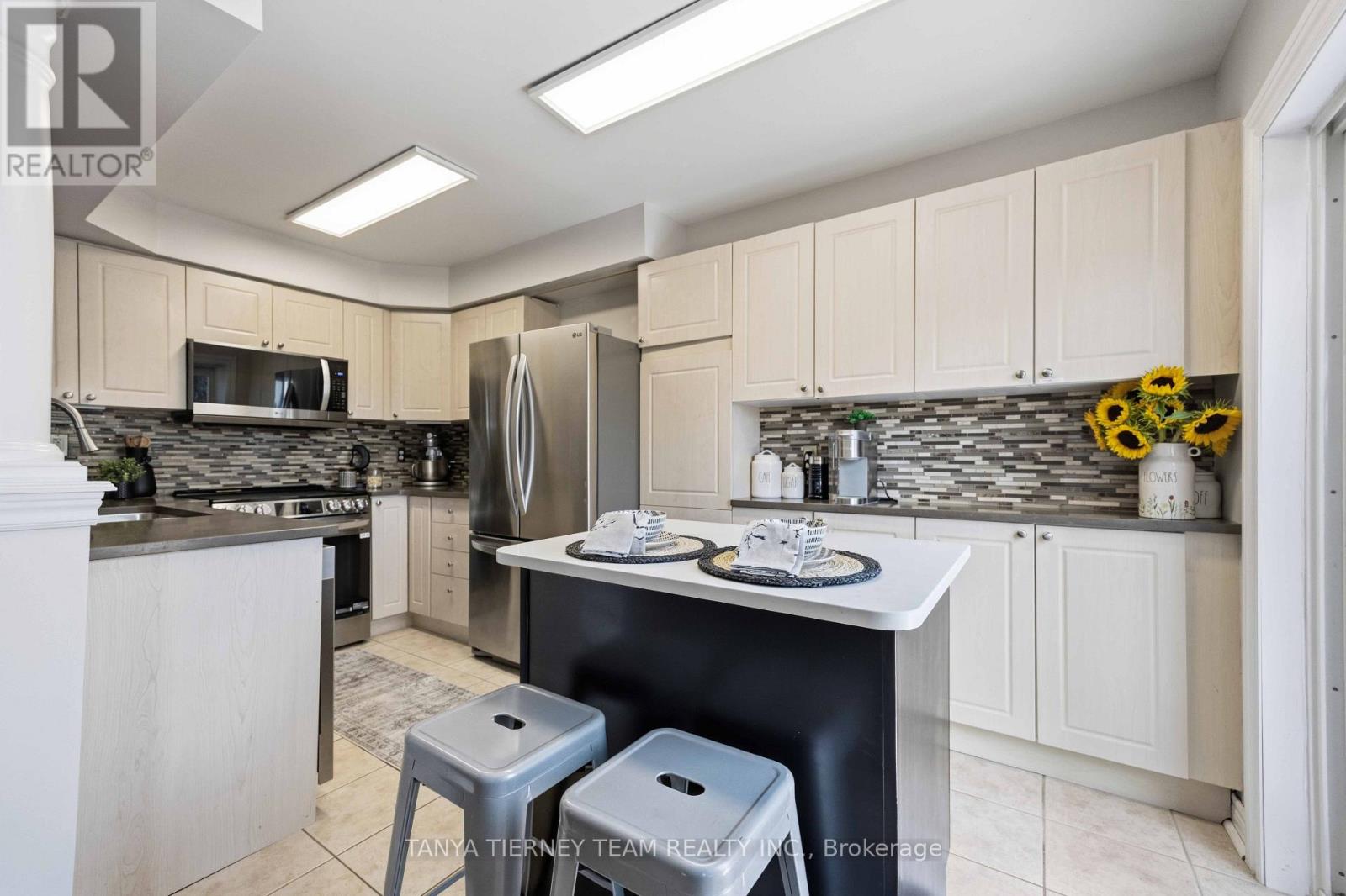 47 CORIANNE AVENUE - 20