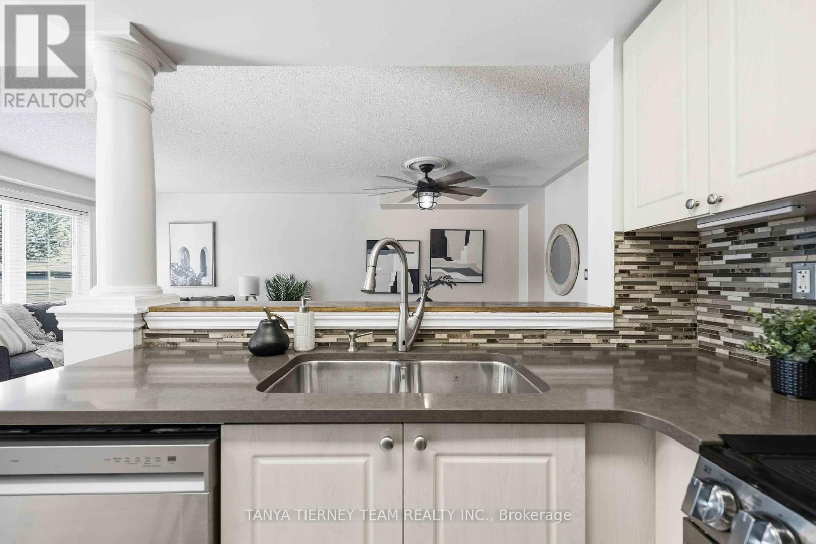 47 CORIANNE AVENUE - 25