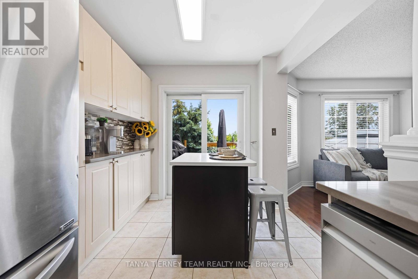 47 CORIANNE AVENUE - 26