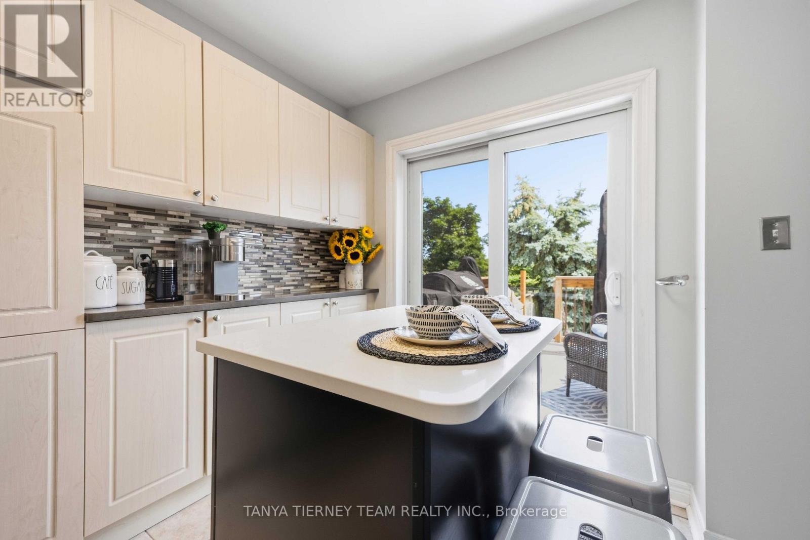 47 CORIANNE AVENUE - 27