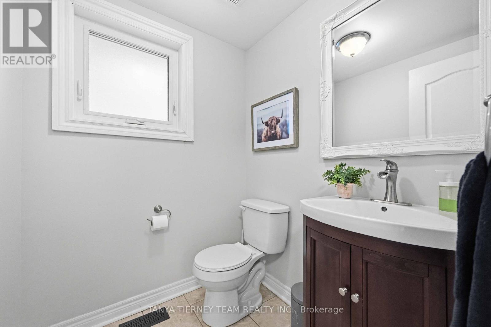 47 CORIANNE AVENUE - 28
