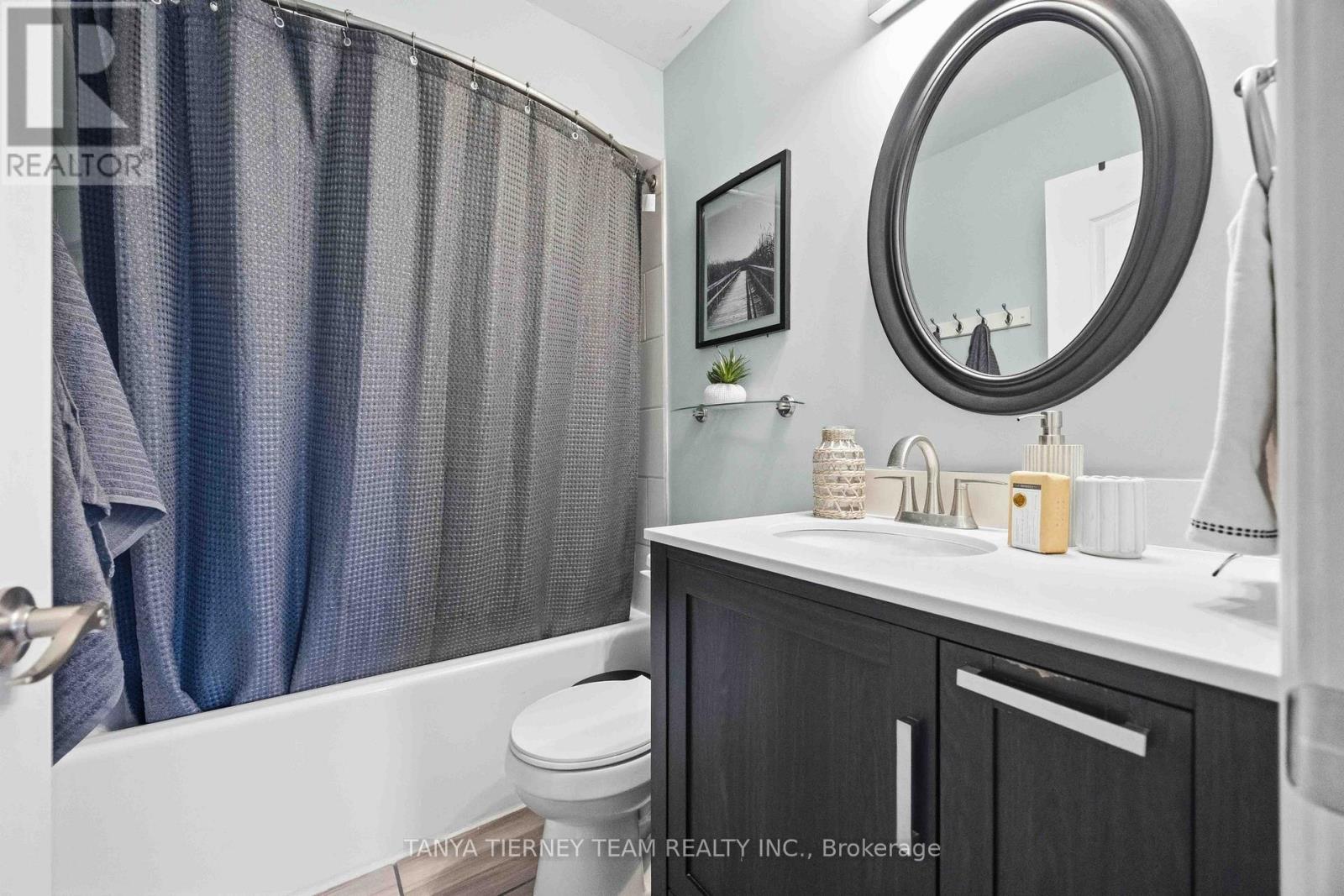 47 CORIANNE AVENUE - 32