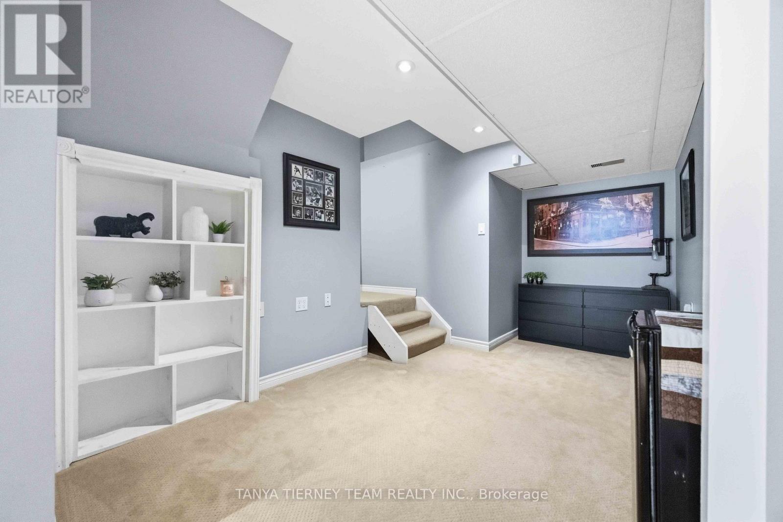 47 CORIANNE AVENUE - 38