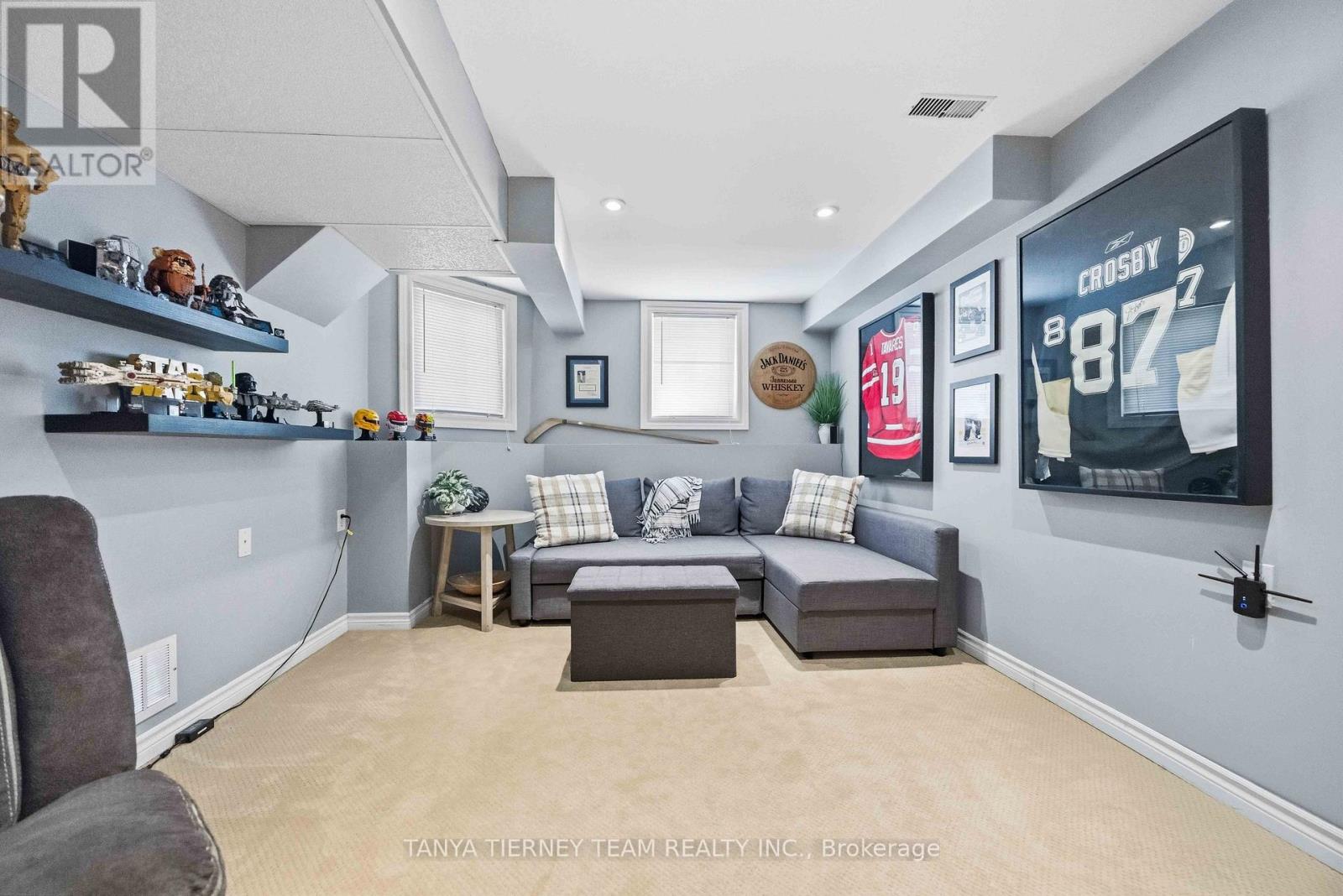 47 CORIANNE AVENUE - 41
