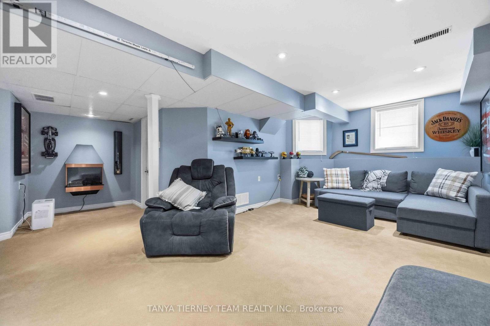 47 CORIANNE AVENUE - 42