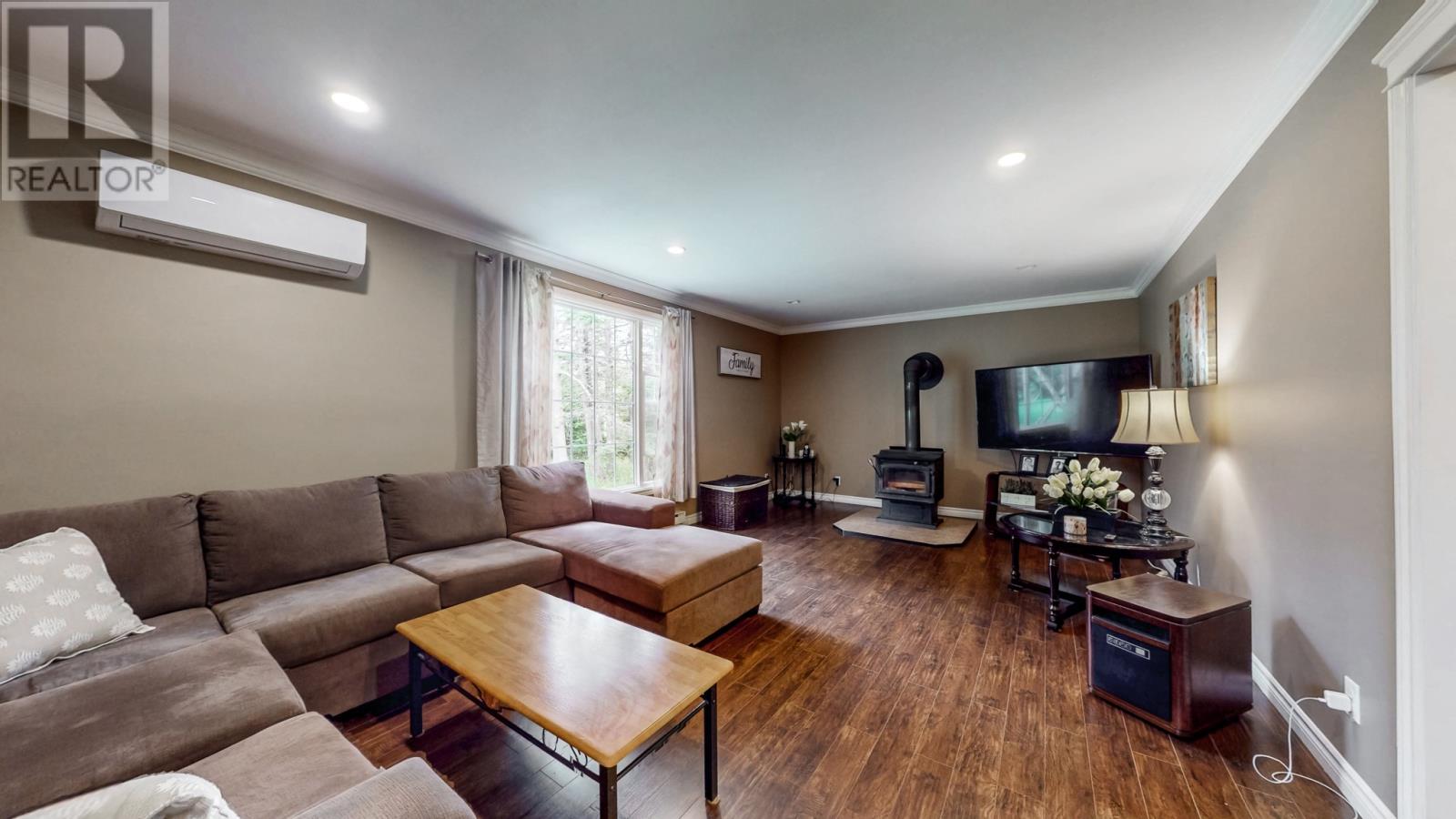 21 Hawkins Place thumbnail 20