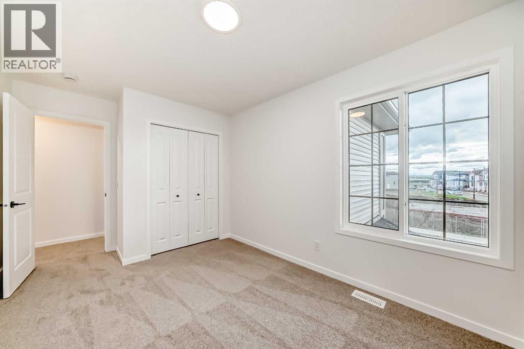 310 Montrose Crescent SE - 38