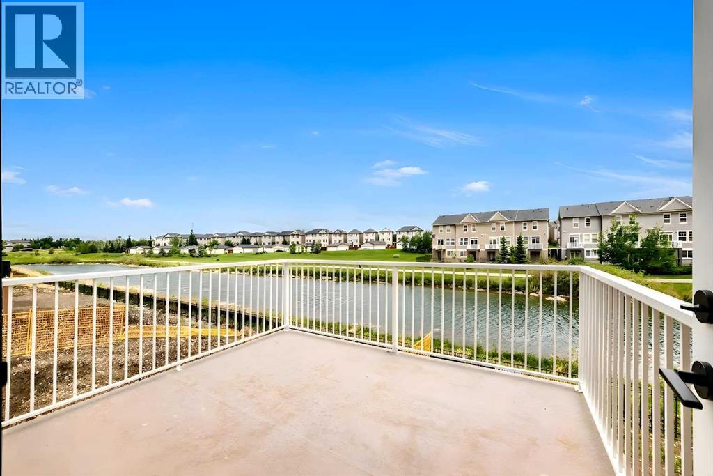 310 Montrose Crescent SE - 45