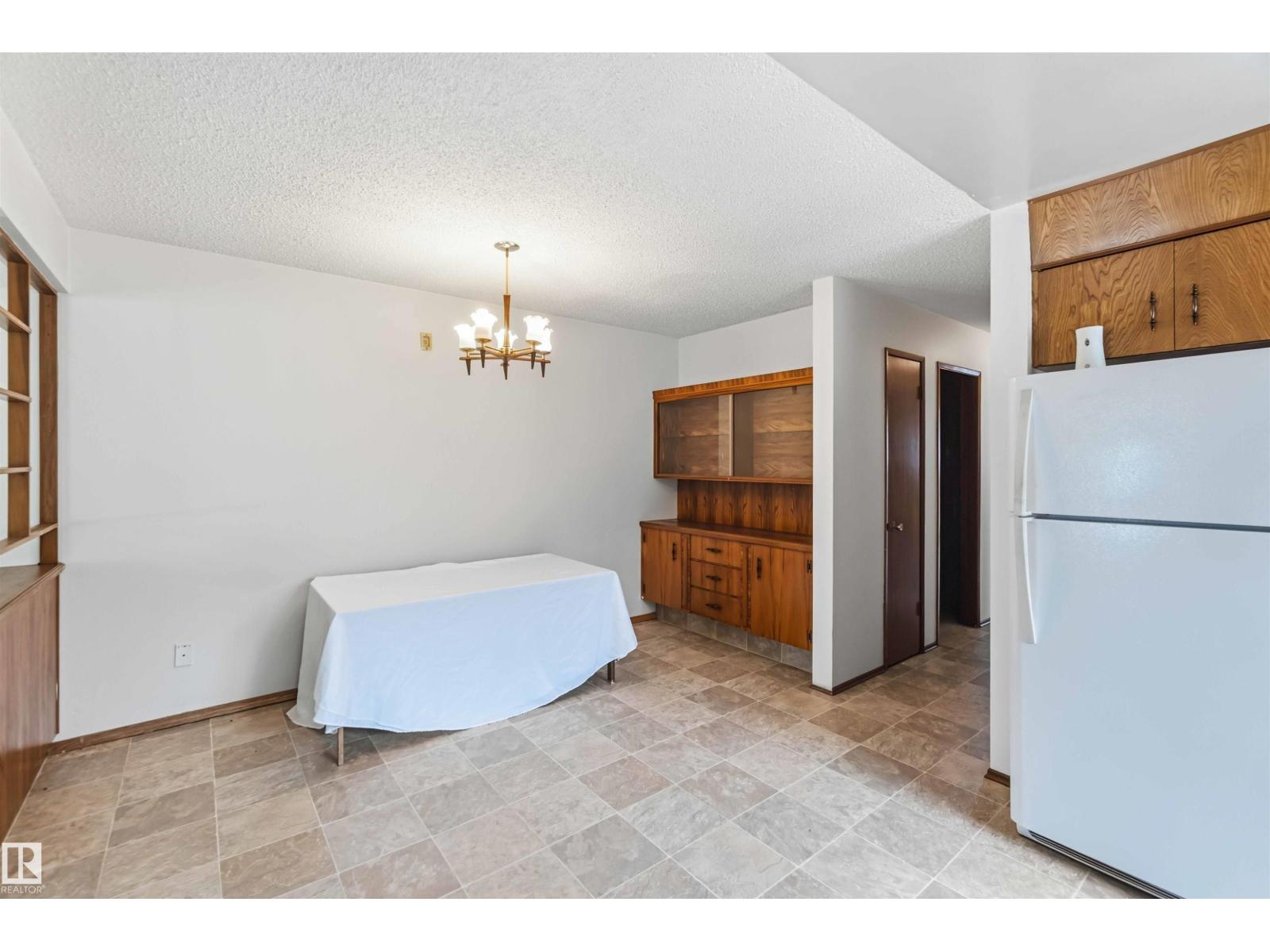12015,12017 85 ST NW - 12