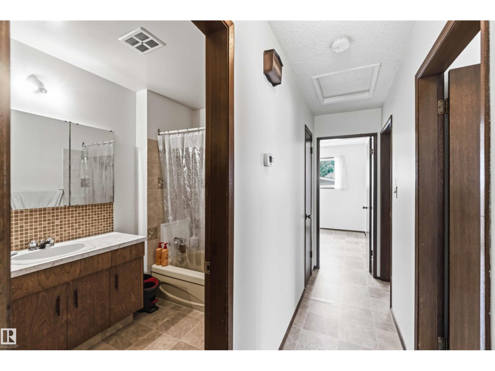 12015,12017 85 ST NW - 20