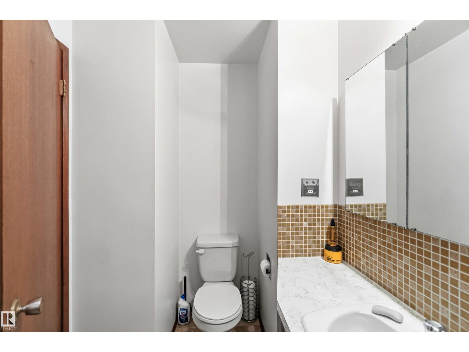12015,12017 85 ST NW - 22