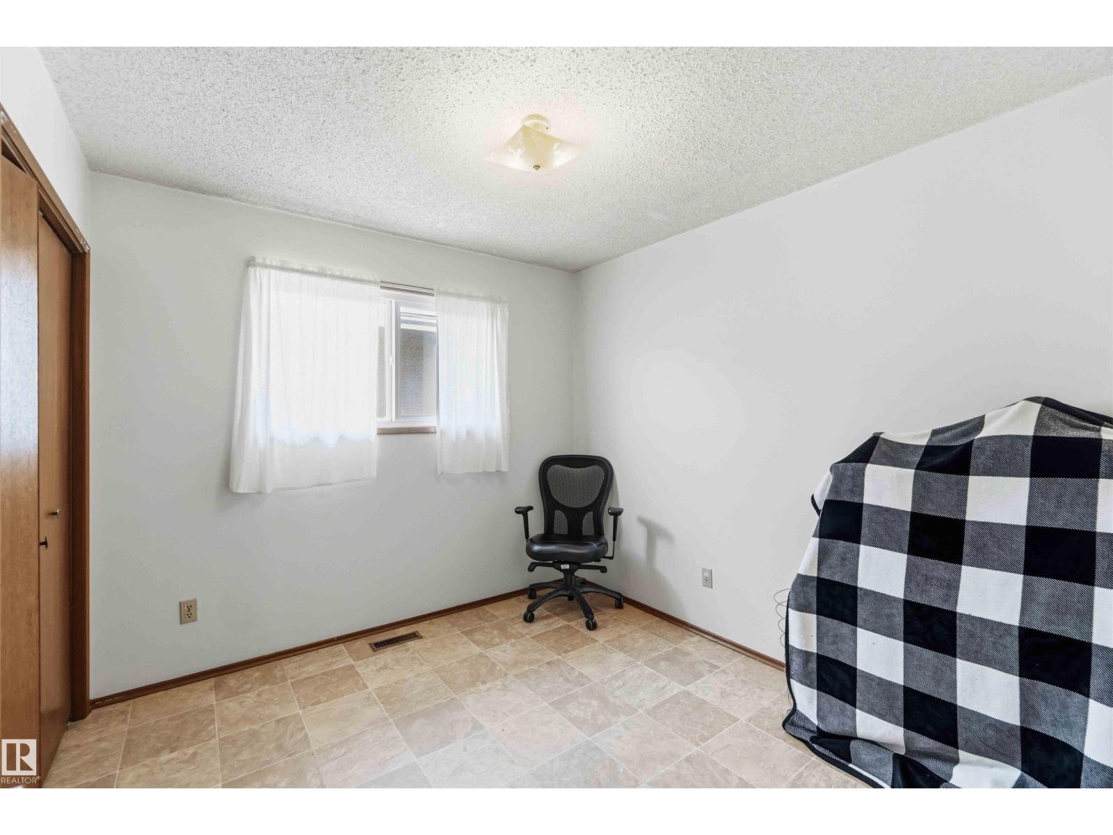 12015,12017 85 ST NW - 23