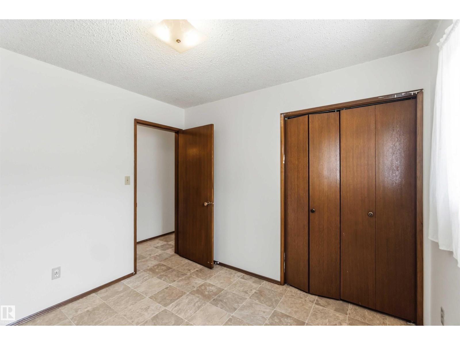 12015,12017 85 ST NW - 24