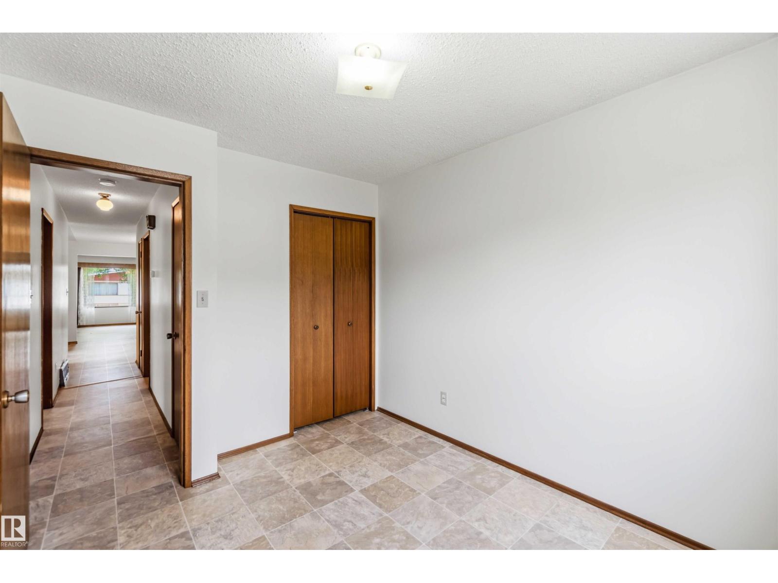 12015,12017 85 ST NW - 28