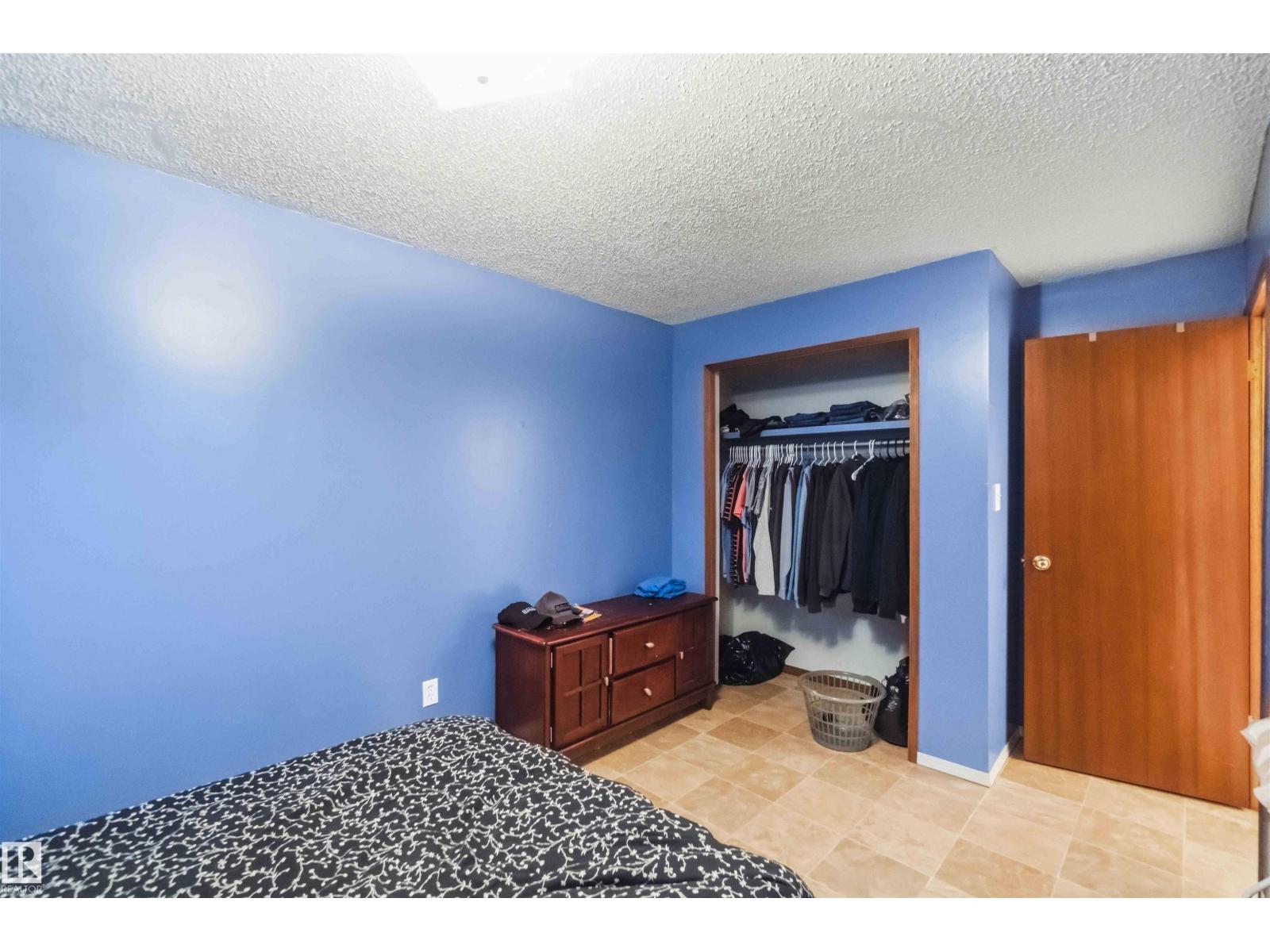 12015,12017 85 ST NW - 41