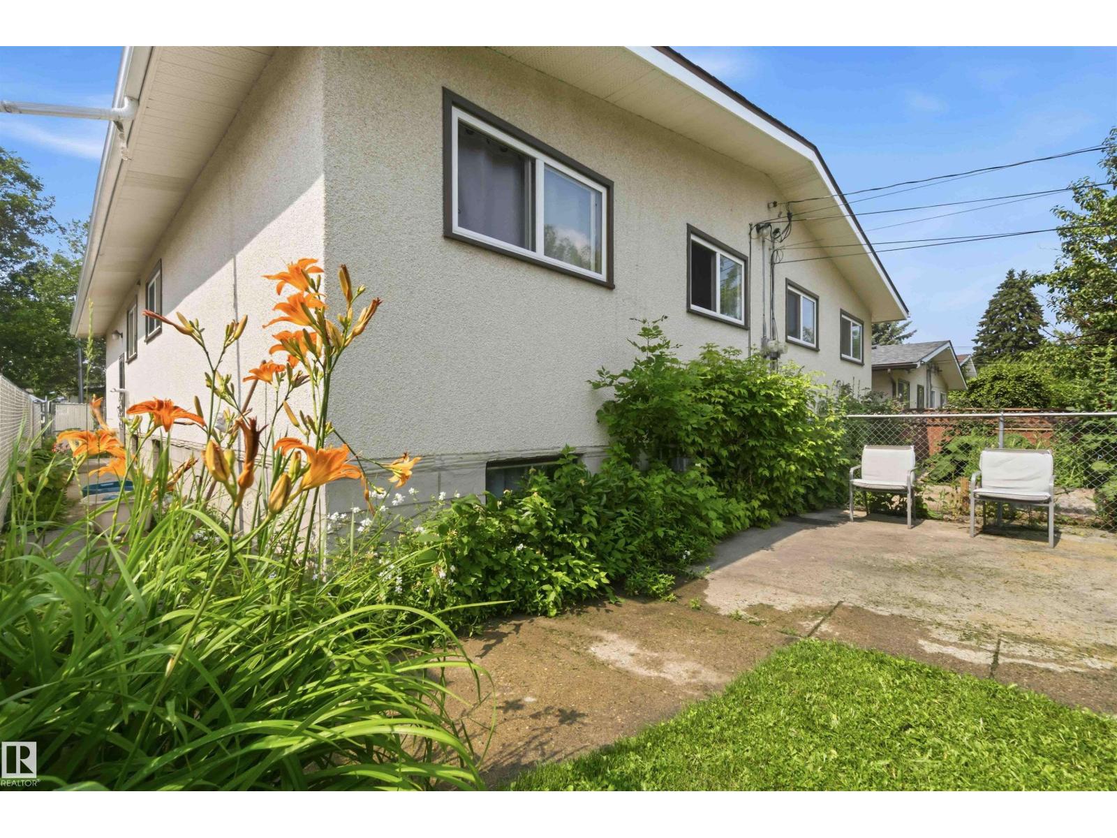 12015,12017 85 ST NW - 46