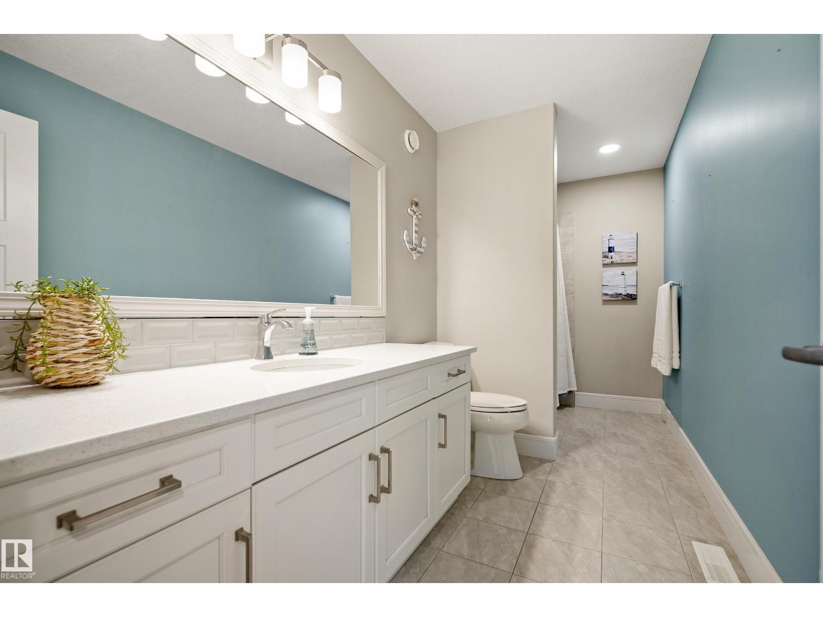 53 AINSLEY WY - 28