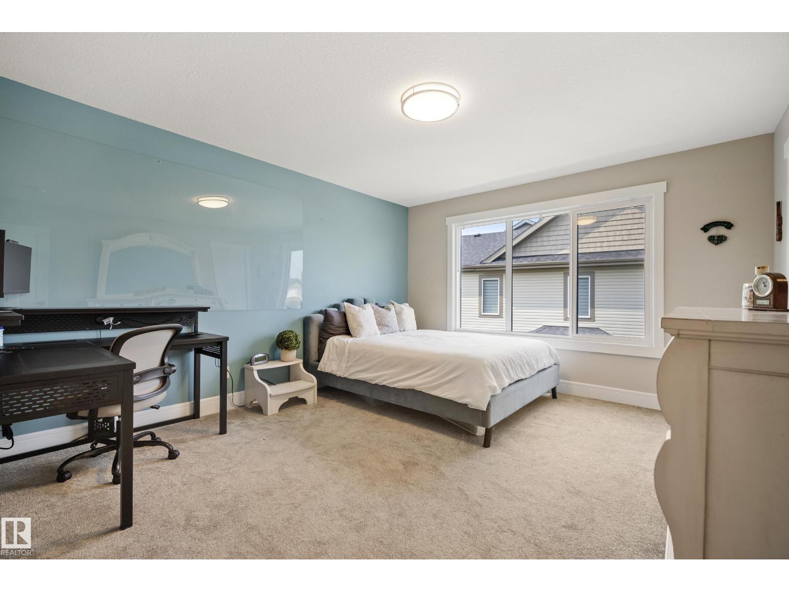 53 AINSLEY WY - 30