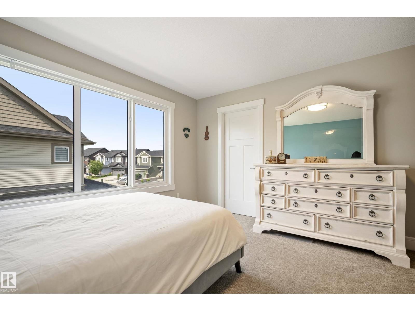53 AINSLEY WY - 31