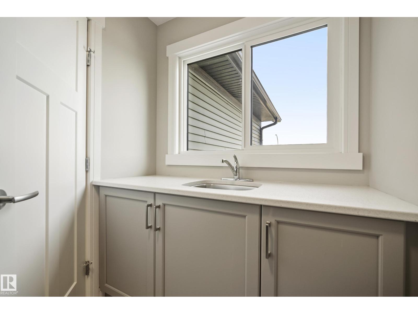 53 AINSLEY WY - 33