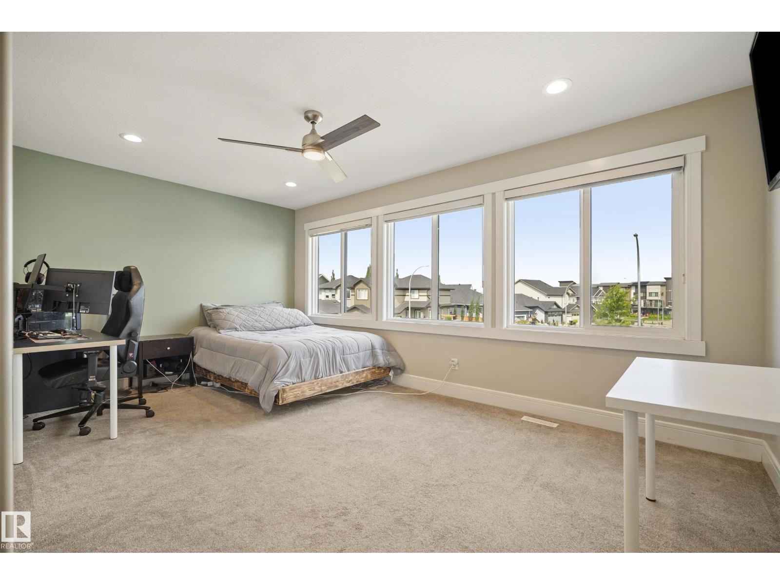 53 AINSLEY WY - 34