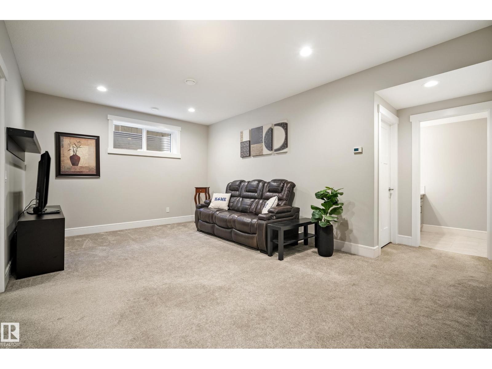 53 AINSLEY WY - 37