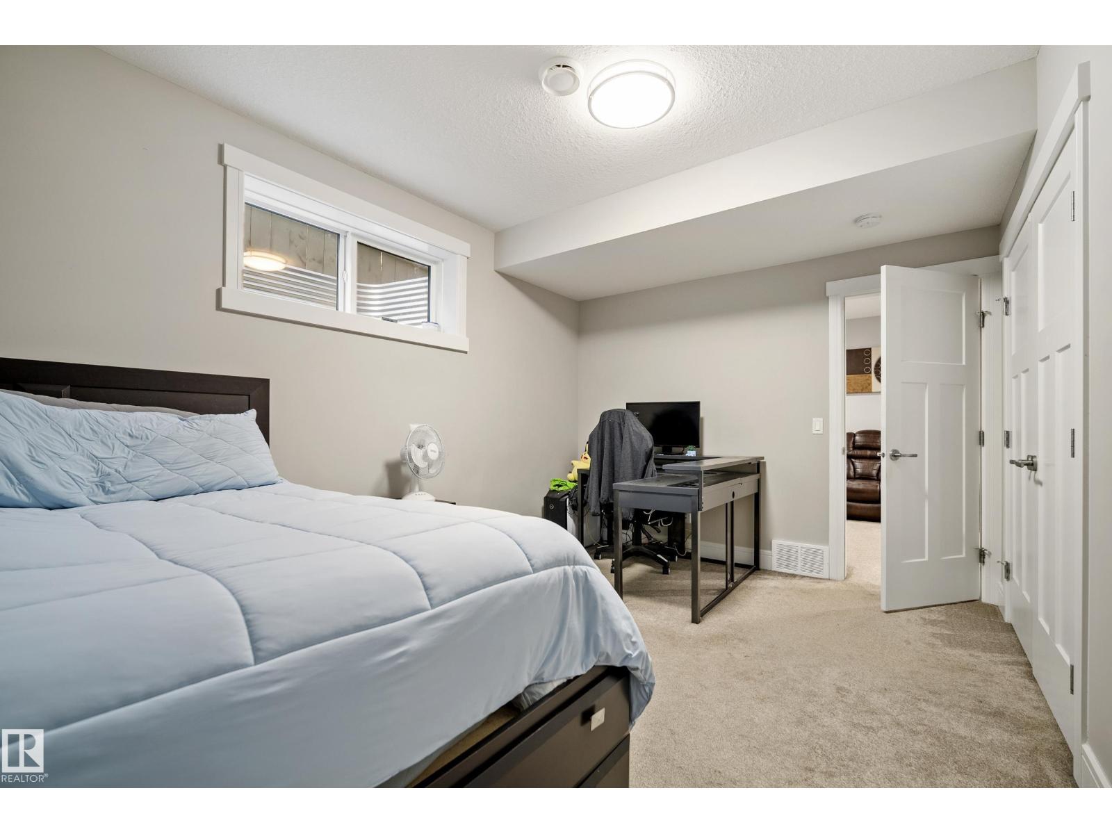 53 AINSLEY WY - 39