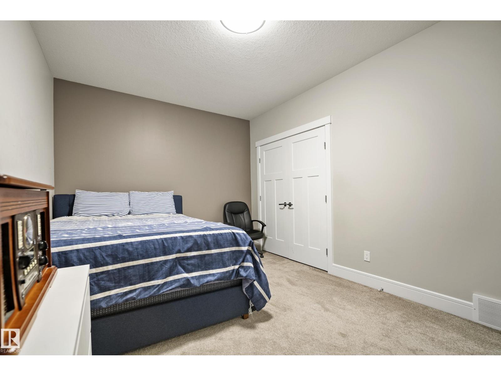 53 AINSLEY WY - 43
