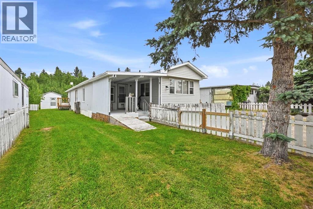 #9, 5235 50 Street - 1