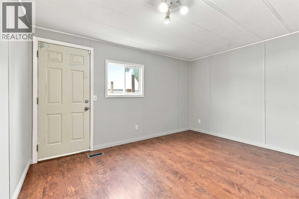 #9, 5235 50 Street - 17