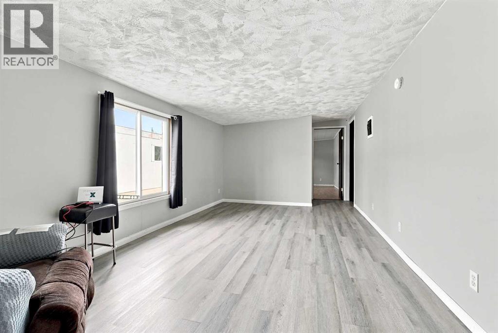 #9, 5235 50 Street - 7