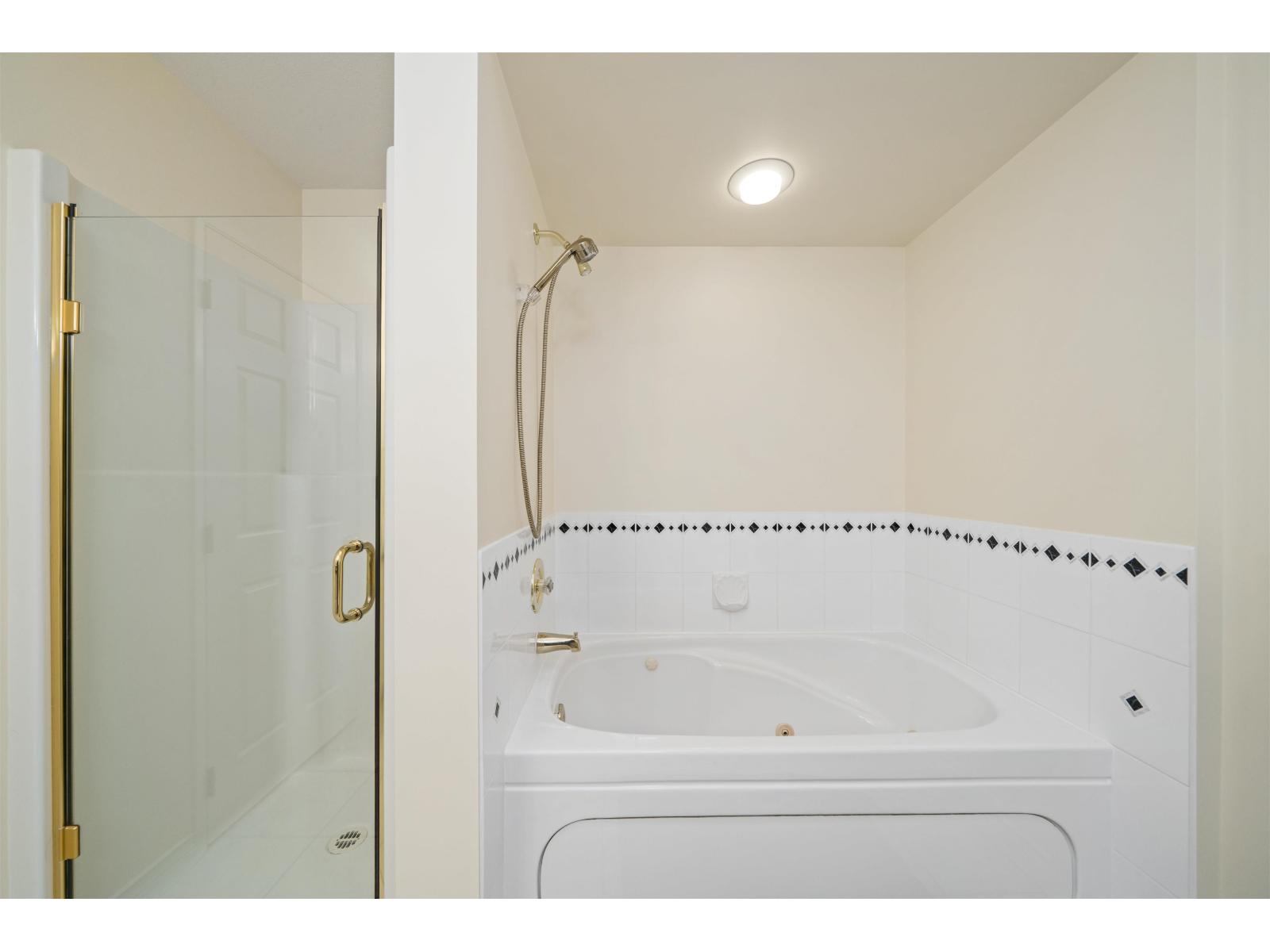 5 Bed, 4 Bath House for Sale in Abbotsford – 31553 BROOKSIDE AVENUE, Abbotsford – MLS# R3149742 - Image 23