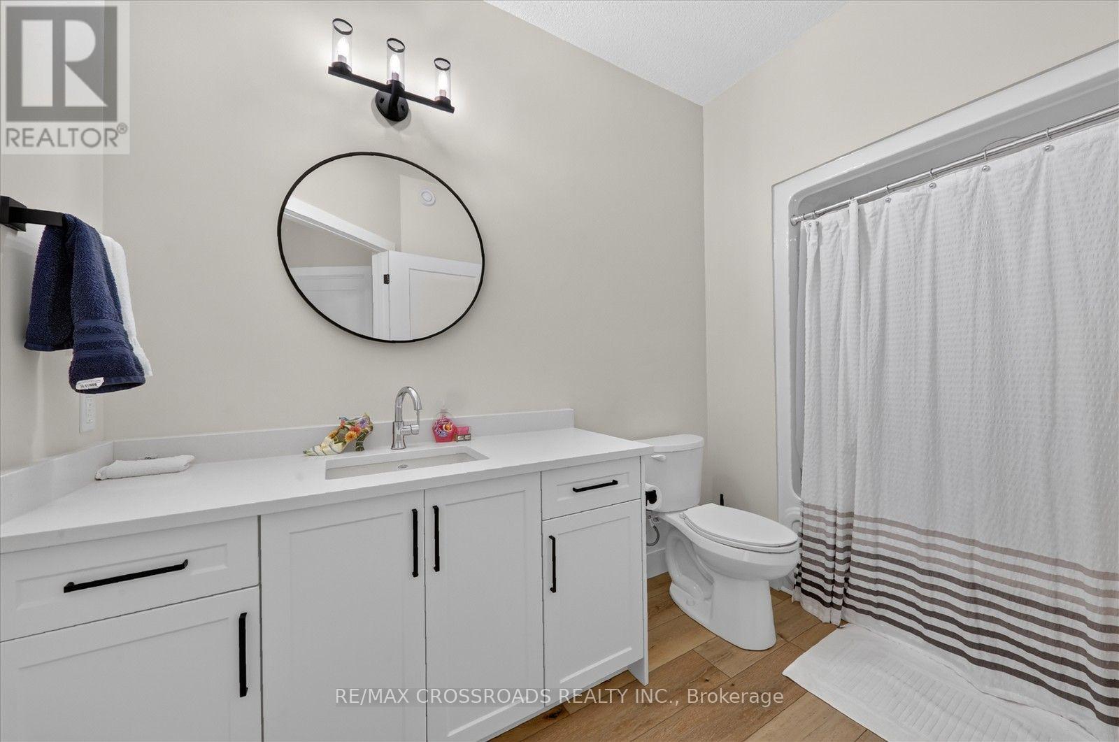 11 MCTAVISH CRESCENT N - 29