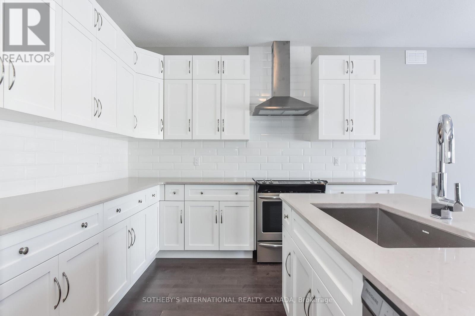 529 ANTON CRESCENT - 14