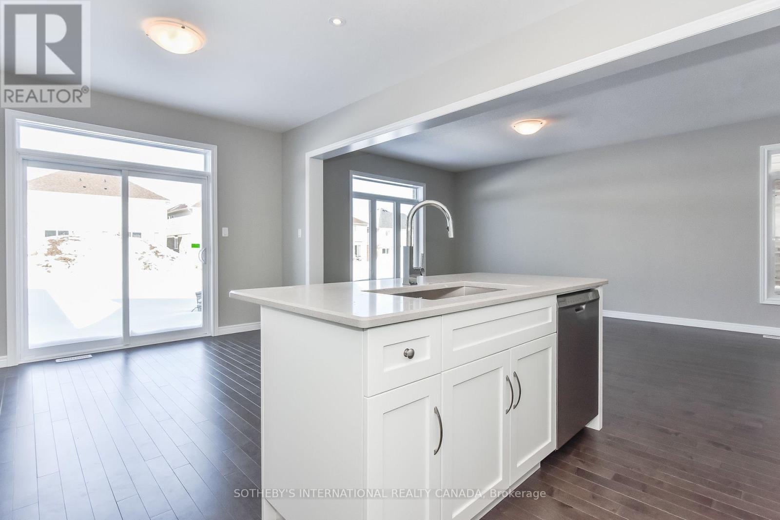 529 ANTON CRESCENT - 15