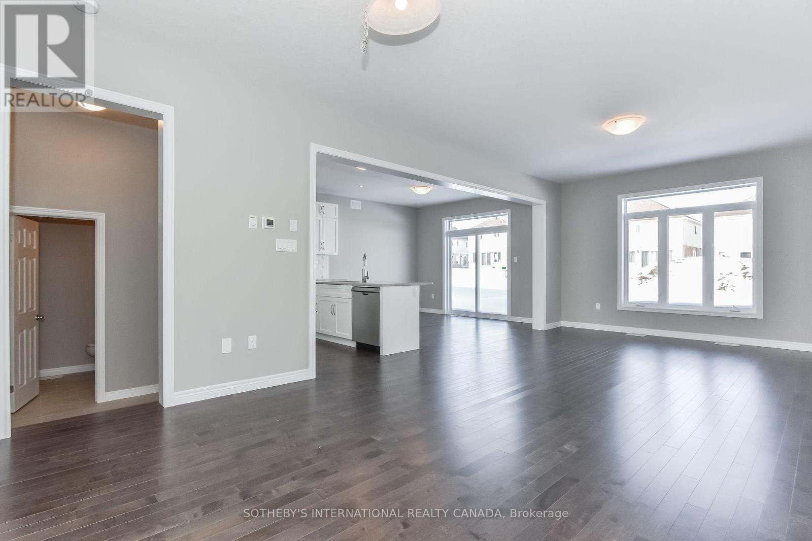 529 ANTON CRESCENT - 4