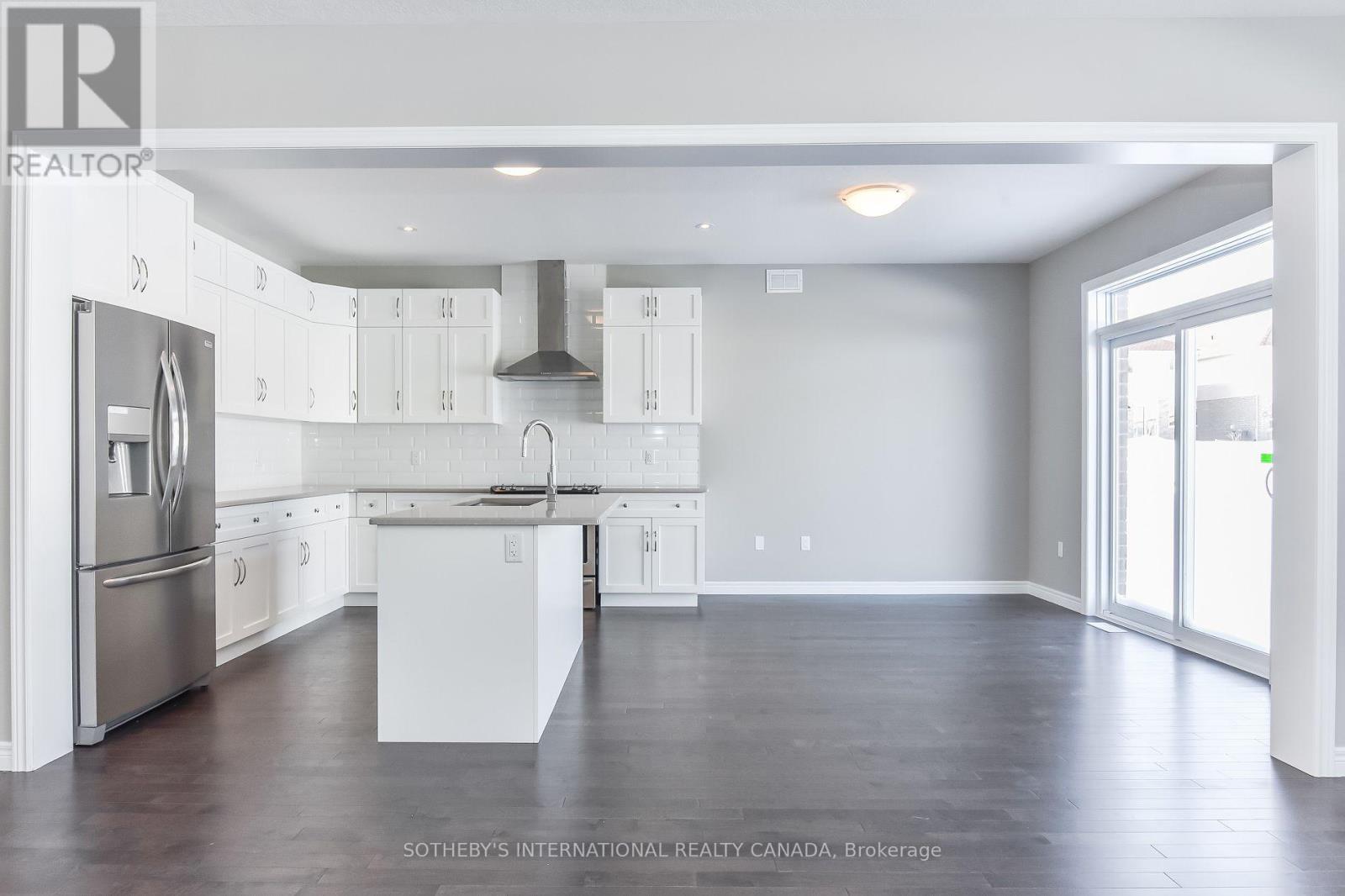 529 ANTON CRESCENT - 8