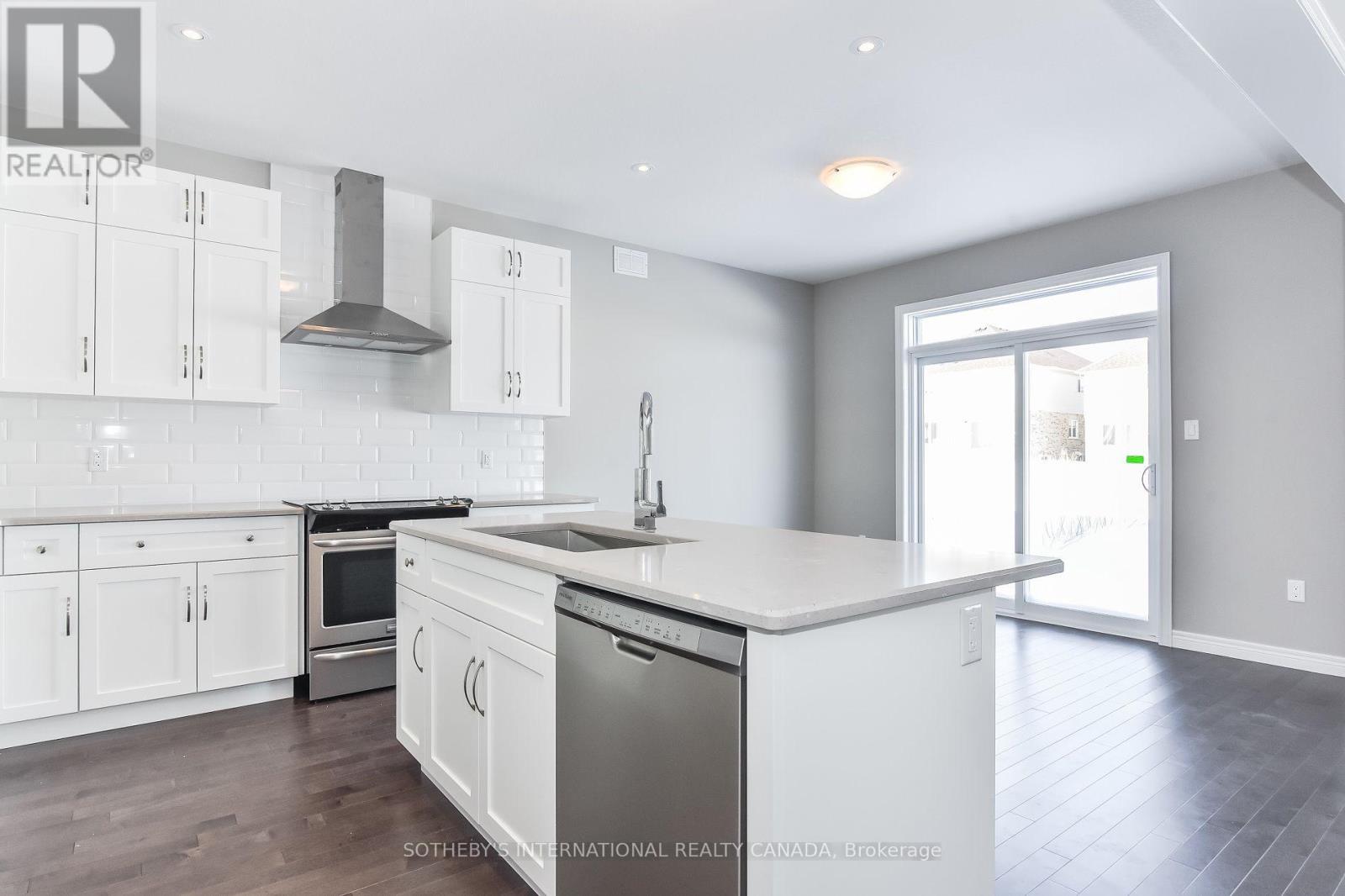 529 ANTON CRESCENT - 9