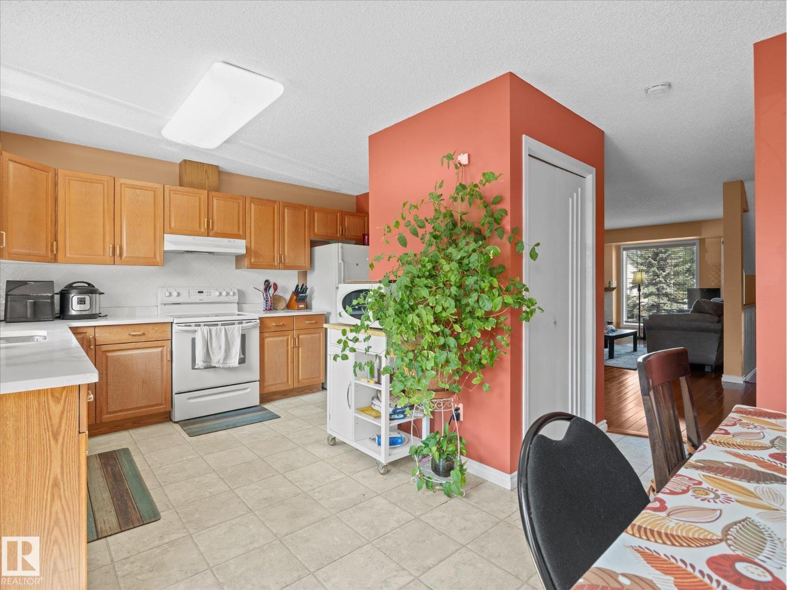 #15 11717 9B AV NW - Image 11