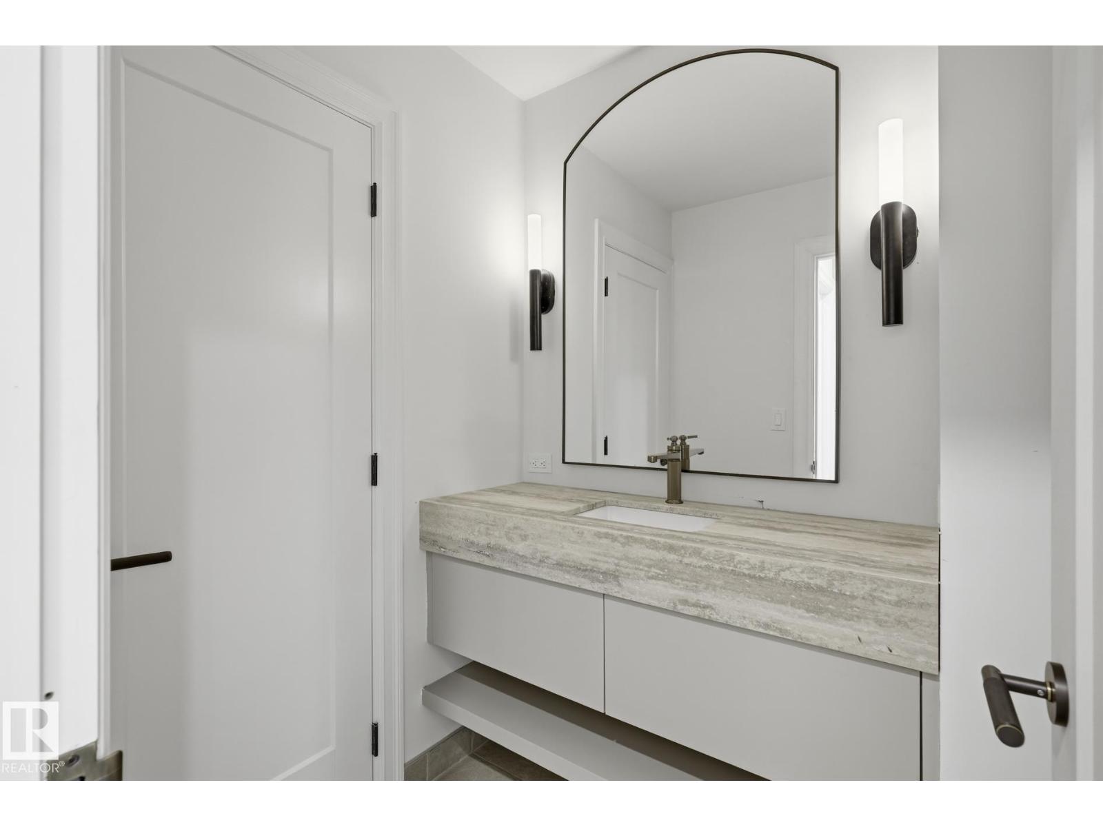 7305A 155 ST NW - 30