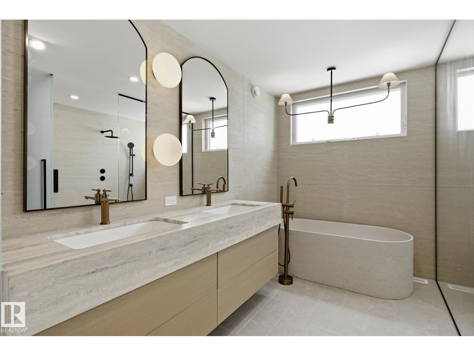 7305A 155 ST NW - 26