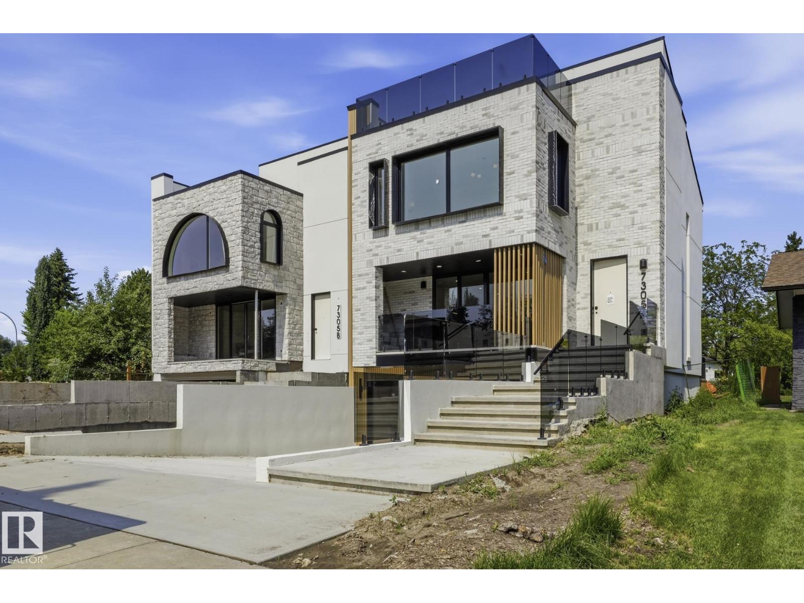 7305A 155 ST NW - 43