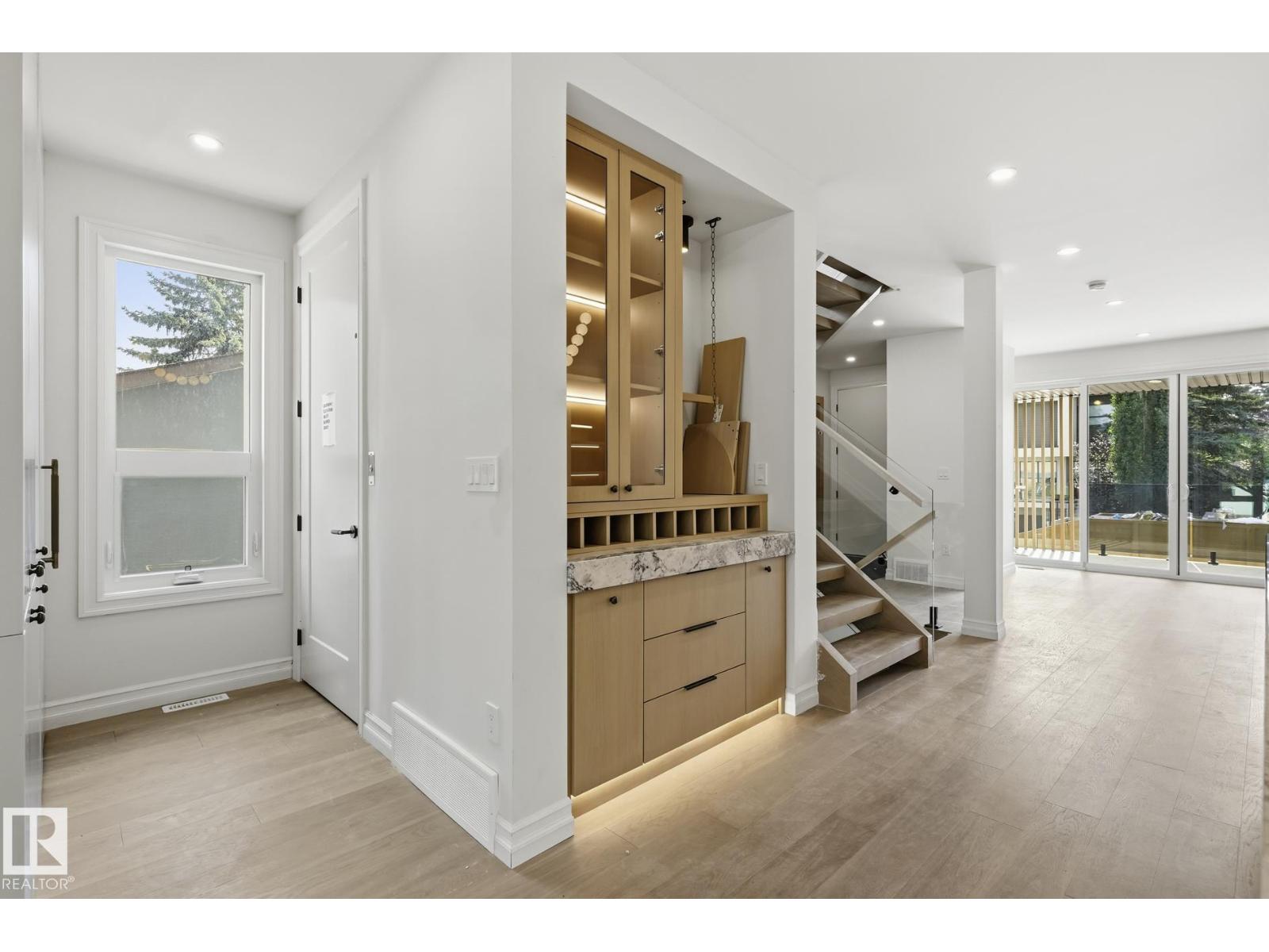 7305A 155 ST NW - 10