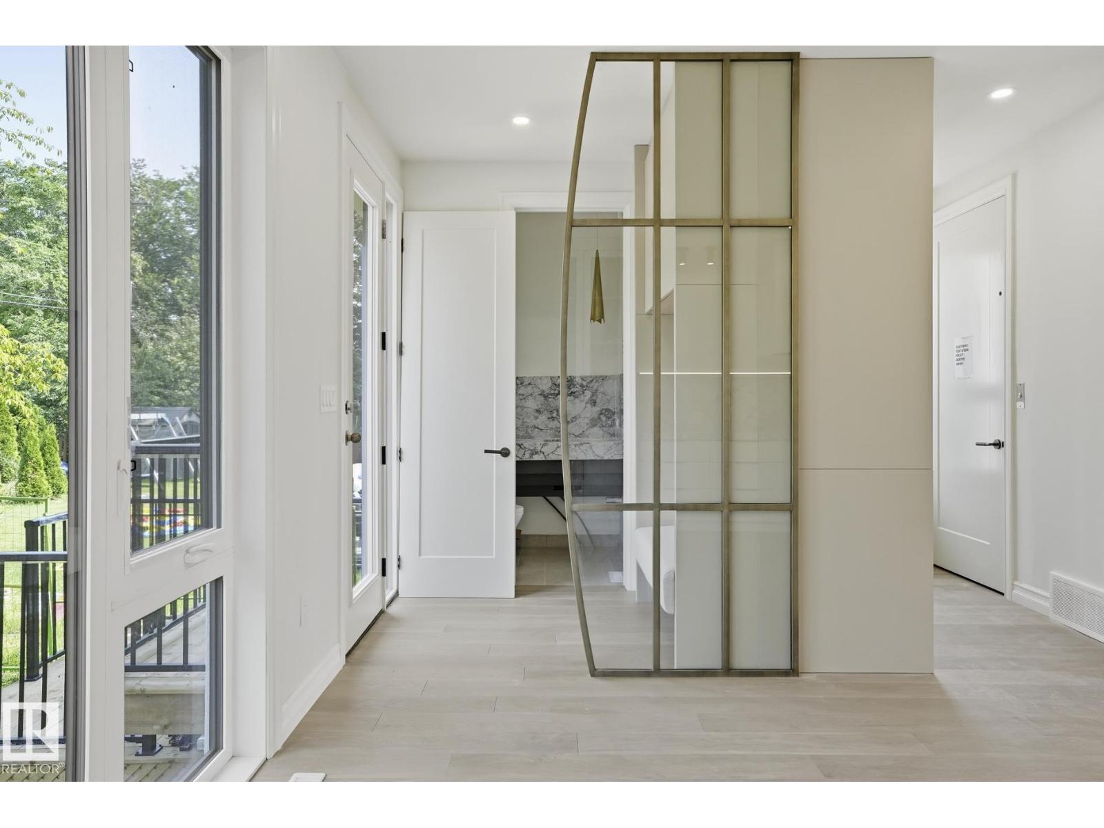 7305A 155 ST NW - 16